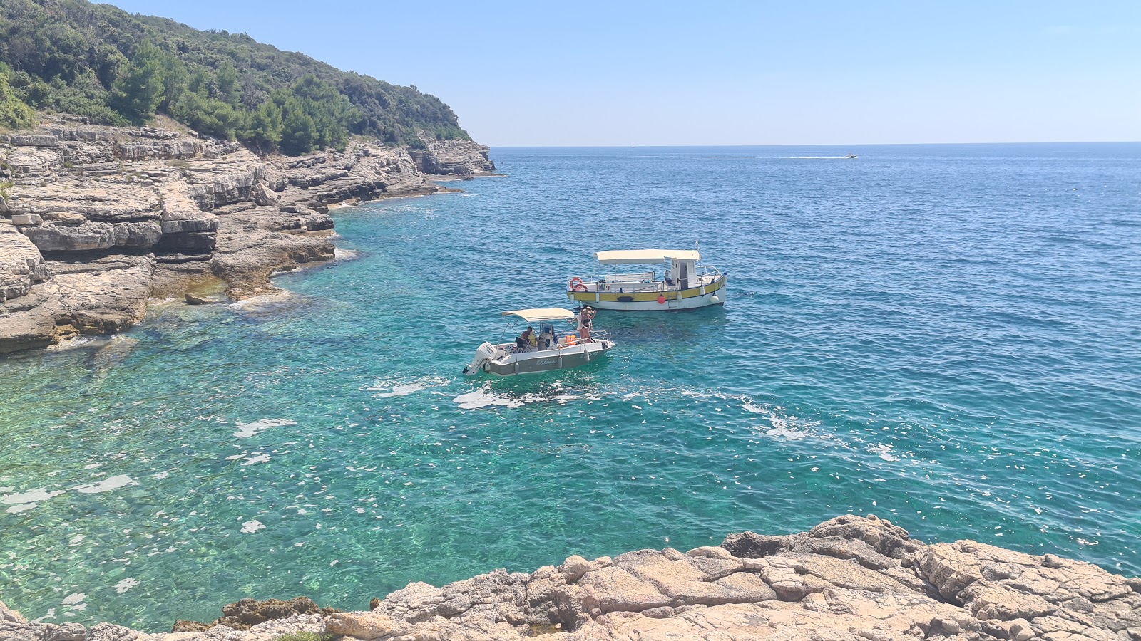 Foto de Jamica beach com água cristalina superfície