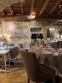 Atmosphère du Restaurant Les Arches à Aigues-Mortes - n°2
