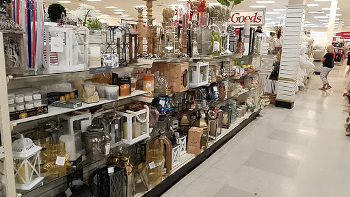 Department Store «T.J. Maxx & HomeGoods», reviews and photos, 717 Boardman Poland Rd, Youngstown, OH 44512, USA