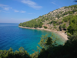 Slatina beach'in fotoğrafı çok temiz temizlik seviyesi ile