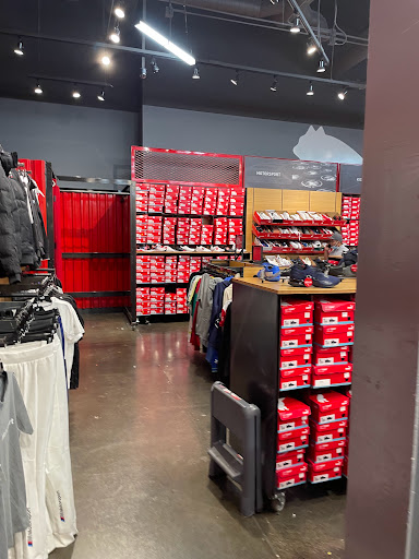 Shoe Store «PUMA», reviews and photos, 8300 Arroyo Cir c290, Gilroy, CA 95021, USA