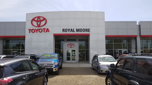 Toyota Dealer «Royal Moore Toyota», reviews and photos, 1415 SE River Rd, Hillsboro, OR 97123, USA