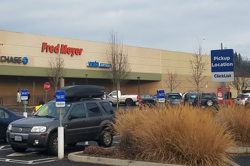 Shopping Mall «Gateway Shopping Center», reviews and photos, 9924 NE Halsey St, Portland, OR 97220, USA