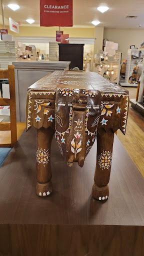 HomeGoods image 9