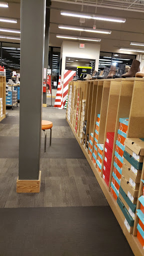 Shoe Store «DSW Designer Shoe Warehouse», reviews and photos, 1595 CT-71, Farmington, CT 06032, USA