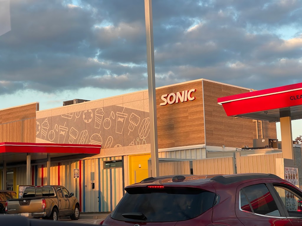 Sonic Drive-In 30103