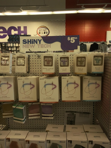 Variety Store «Five Below», reviews and photos, 300 Marketplace Blvd, Hamilton Township, NJ 08691, USA