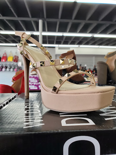 Shoe Store «SHOE! TIME 87», reviews and photos, 8533 S Cottage Grove Ave, Chicago, IL 60619, USA