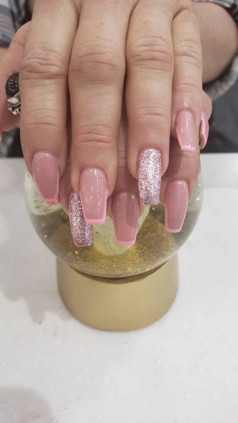 C C NAIL SALON
