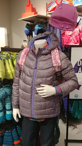 Sportswear Store «Columbia Sportswear at Oakbrook Center», reviews and photos, 460 Oakbrook Center, Oak Brook, IL 60523, USA