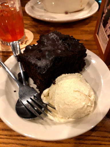 American Restaurant «Cracker Barrel Old Country Store», reviews and photos, 2421 Old Country Inn Dr, Caseyville, IL 62232, USA