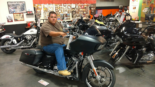 Harley-Davidson Dealer «Santa Clarita Harley-Davidson», reviews and photos, 21130 Centre Pointe Pkwy, Santa Clarita, CA 91350, USA