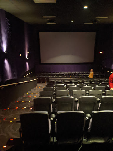 Movie Theater «Regal Cinemas Niagara Falls 12», reviews and photos, 720 Builders Way, Niagara Falls, NY 14304, USA