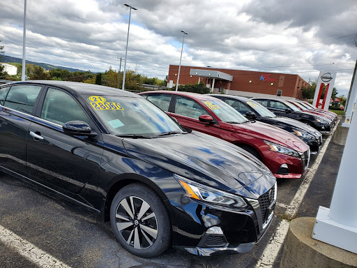 Car Dealer «Serafini Nissan», reviews and photos, 3101 Vestal Pkwy E, Vestal, NY 13850, USA