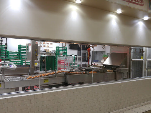 Bakery «Krispy Kreme Doughnuts», reviews and photos, 208 W 14 Mile Rd, Troy, MI 48083, USA