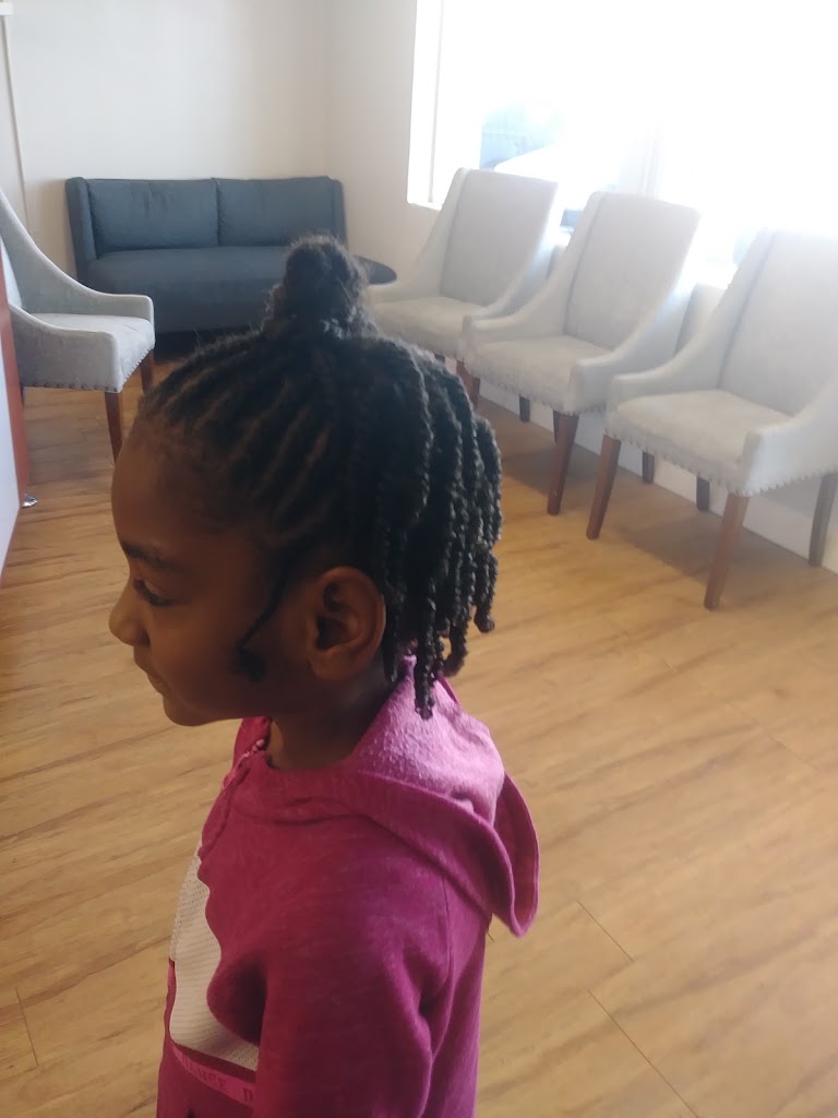 Destyns Salon 32217