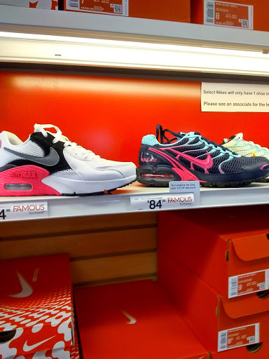 Outlet Mall «Ohio Station Outlets», reviews and photos, 9911 Avon Lake Rd, Burbank, OH 44214, USA