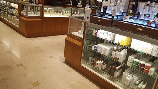 Department Store «Saks Fifth Avenue», reviews and photos, 26100 Cedar Rd, Beachwood, OH 44122, USA