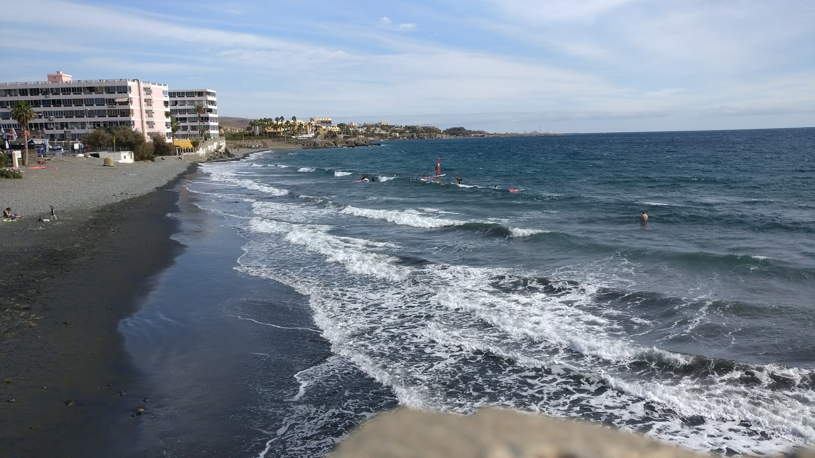 Photo de Playa del Aguila avec plage spacieuse