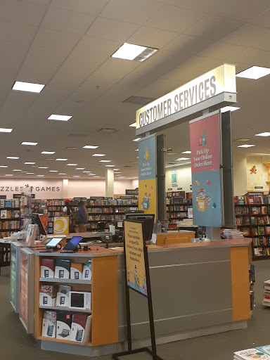 Book Store «Barnes & Noble», reviews and photos, 1738 Hill Rd N, Pickerington, OH 43147, USA