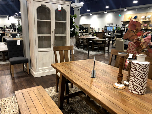 Furniture Store «Living Spaces - Phoenix», reviews and photos, 6600 W Latham St, Phoenix, AZ 85043, USA
