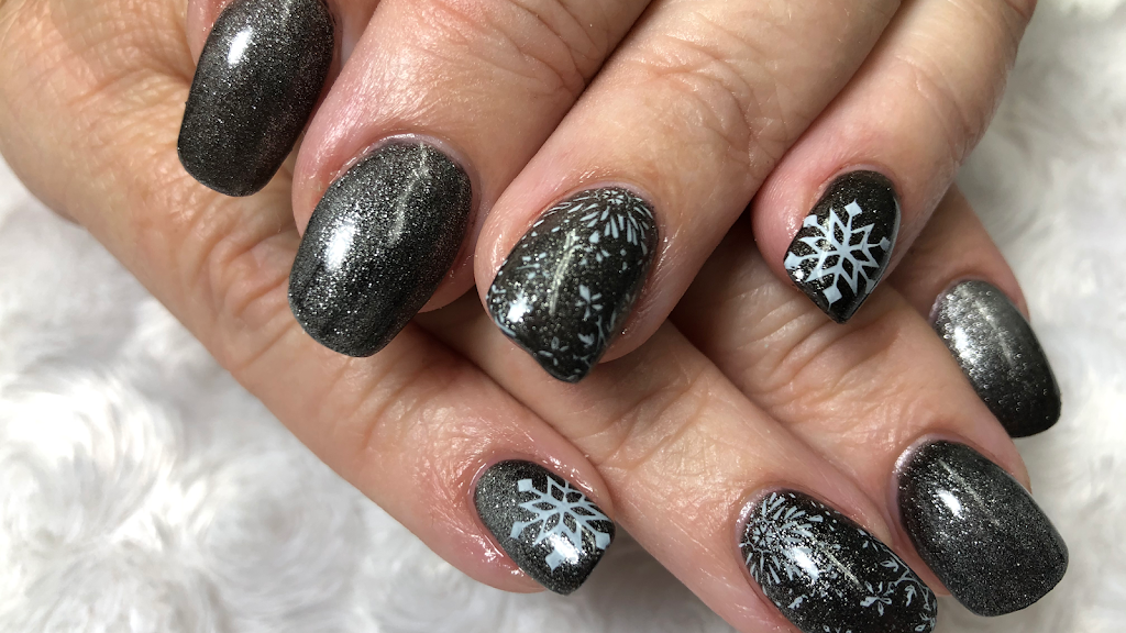 Sara's Nail Spa 84337