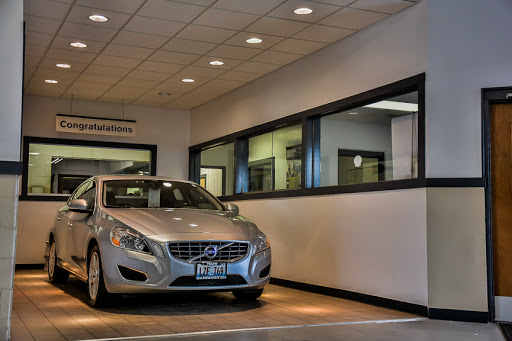Car Dealer «McGrath Volvo Cars Barrington», reviews and photos, 300 N Hough St, Barrington, IL 60010, USA