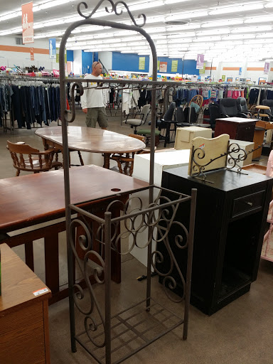 Thrift Store «Alma School & Ray Goodwill Retail Store & Donation Center», reviews and photos, 930 N Alma School Rd, Chandler, AZ 85224, USA