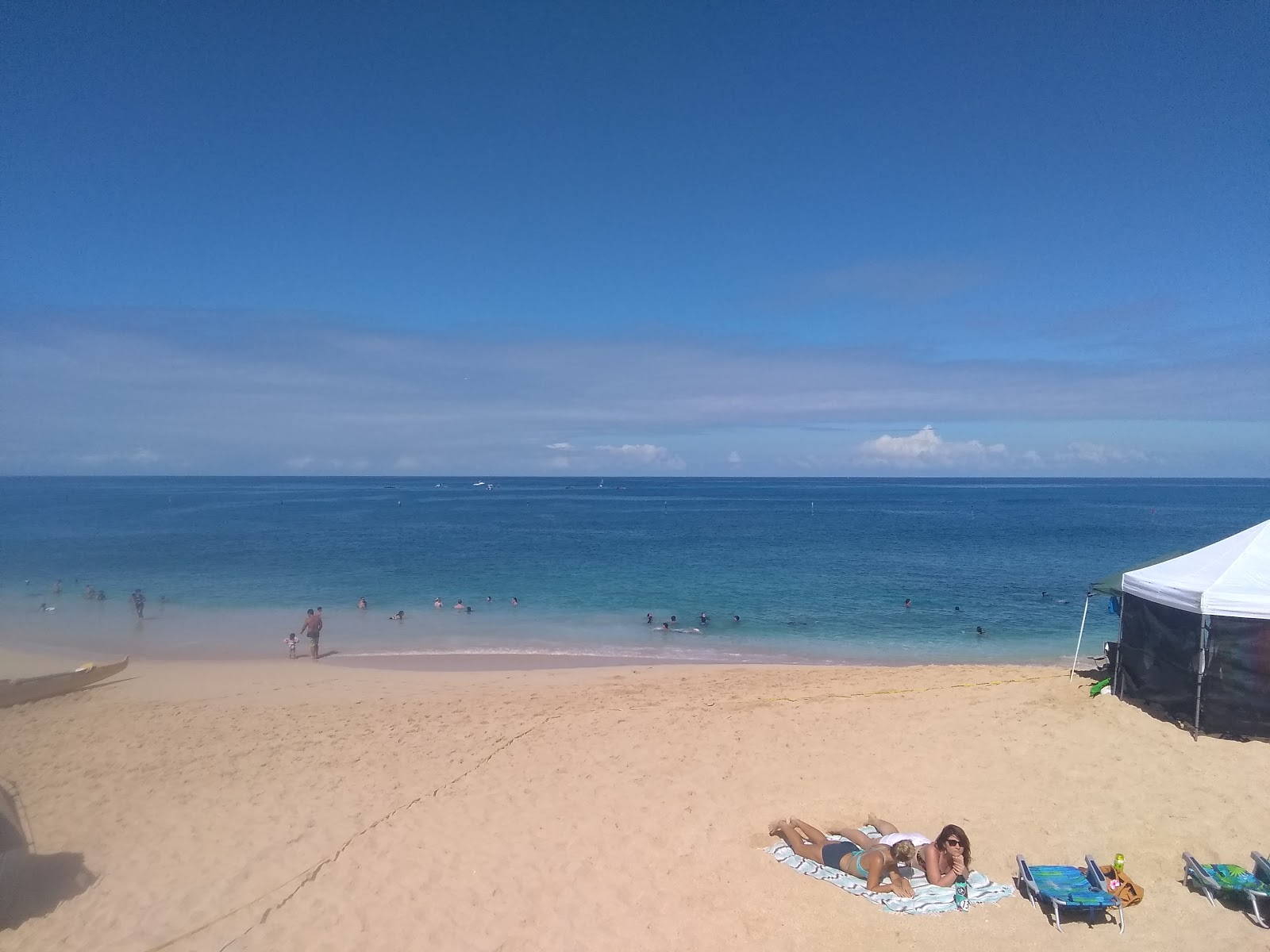 Ma'ili Beach Park的照片 背靠悬崖