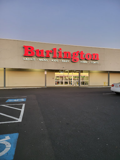 Clothing Store «Burlington Coat Factory», reviews and photos, 60 Newport Ave, Rumford, RI 02916, USA