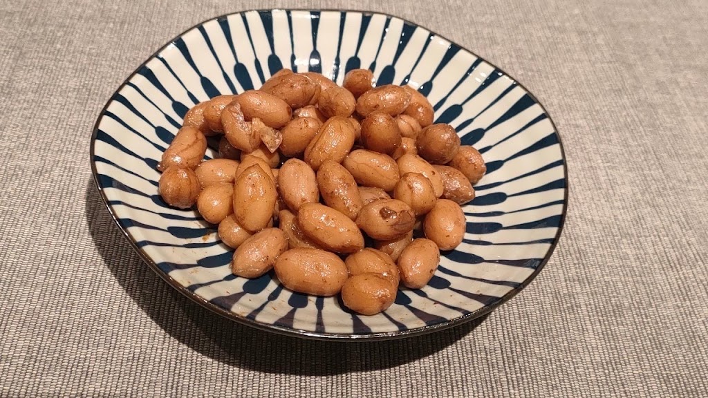 一禾禾123｜一秝純牛肉燥飯｜辣炒雞絲麵｜鹹粥｜宵夜美食｜小菜湯品飲料｜平價宵夜美食｜外帶內用 的照片