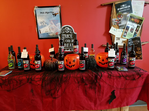 Wine Bar «Naked Winery McMinnville Tasting Room», reviews and photos, 211 NE 3rd St, McMinnville, OR 97128, USA