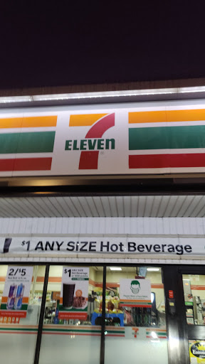 7-Eleven, 1089 Campbell Ave, West Haven, CT 06516, USA, 