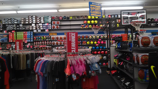 Sporting Goods Store «Big 5 Sporting Goods - Petaluma», reviews and photos, 105 N McDowell Blvd, Petaluma, CA 94954, USA