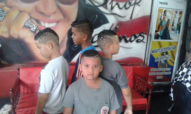 Comentarios y opiniones de Barbershop Raza Latina "Gracias A Dios "