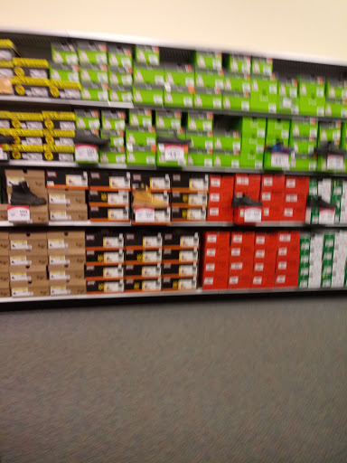 Pet Supply Store «Petco Animal Supplies», reviews and photos, 364 Randall Rd, South Elgin, IL 60177, USA