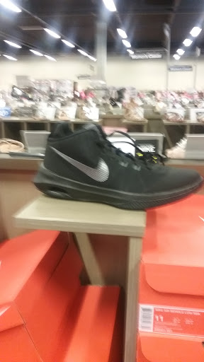 Shoe Store «DSW Designer Shoe Warehouse», reviews and photos, 346 Newnan Crossing Bypass, Newnan, GA 30265, USA