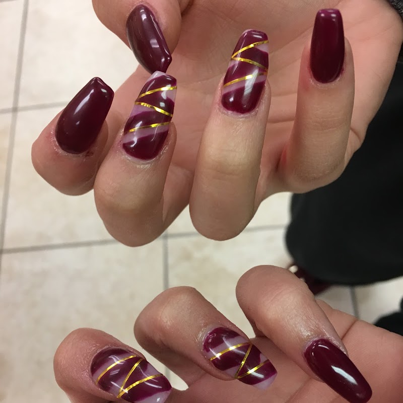 Illinois Nails