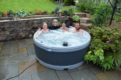 UK Hot Tubs by Sutton Spas | Made in Britain