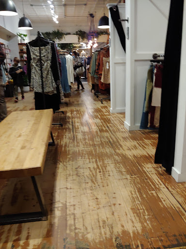 Clothing Store «Brightside Boutique», reviews and photos, 915 W 36th St, Baltimore, MD 21211, USA