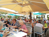 Atmosphère du Restaurant de fruits de mer LA MARÉE, Restaurant de Poissons et Fruits de Mer à La Rochelle - n°12