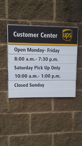 Shipping and Mailing Service «UPS Customer Center», reviews and photos, 1751 Hull Ave, Des Moines, IA 50316, USA
