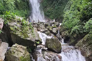 Sirki waterfall image