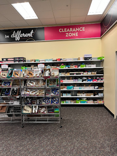 Shoe Store «Shoe Carnival», reviews and photos, 451 E Altamonte Dr, Altamonte Springs, FL 32701, USA