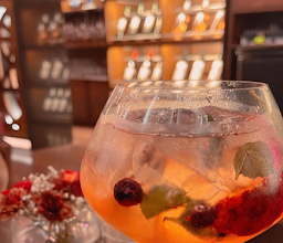 Nostalgia Winebar photo