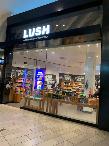 Lush Cosmetics, 303 Memorial City Way, Houston, TX 77024, USA, 