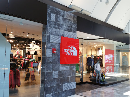 Clothing Store «The North Face», reviews and photos, 1 Garden State Plaza Blvd, Paramus, NJ 07652, USA
