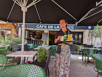 Atmosphère du Restaurant français Café de la Place Capbreton - n°2