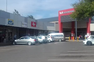 Meadow Point Shopping Centre image