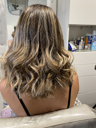 Hair Salon «Santa Monica Beauty Salon», reviews and photos, 1333 2nd St #27, Santa Monica, CA 90401, USA